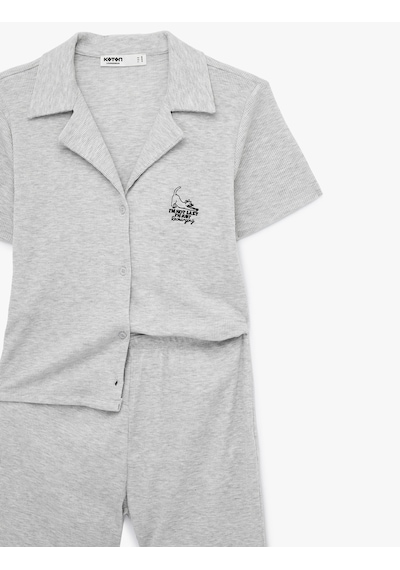 Koton Rahat Kalıp Gömlek Yaka Kedi İşleme Detaylı Kısa Kollu Fitilli Pijama Takımı Gri Melanj 6slk40089mk Koton Rahat Kalıp Gömlek Yaka Kedi İşleme Detaylı Kısa Kollu Fitilli Pijama Takımı Gri Melanj 6slk40089mk