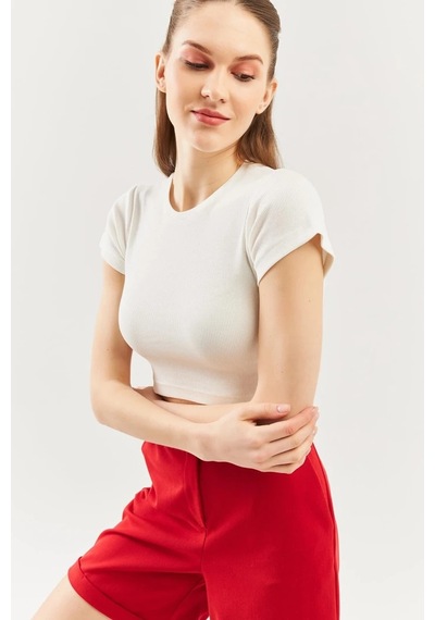 Butikgiz Kadın Kısa Kol Bisiklet Yaka Vücuda Oturan %100 Pamuklu Kaşkorse Esnek Crop Bluz Beyaz