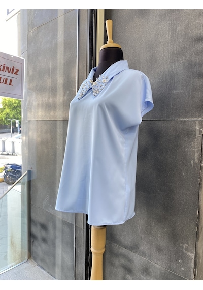 Pera Moda İç Göstermeyen Yakası İnci Ve Taşlı Kısa Kollu Şık Kadın Gömleği Bebe Mavisi