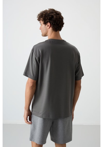 Air Jones Tommy Life Koyu Gri Pamuklu Kalın Yüzeyi Dokulu Oversize Fit Baskılı Erkek T-shirt - 88364 Koyu Gri Air Jones Tommy Life Koyu Gri Pamuklu Kalın Yüzeyi Dokulu Oversize Fit Baskılı Erkek T-shirt - 88364 Koyu Gri