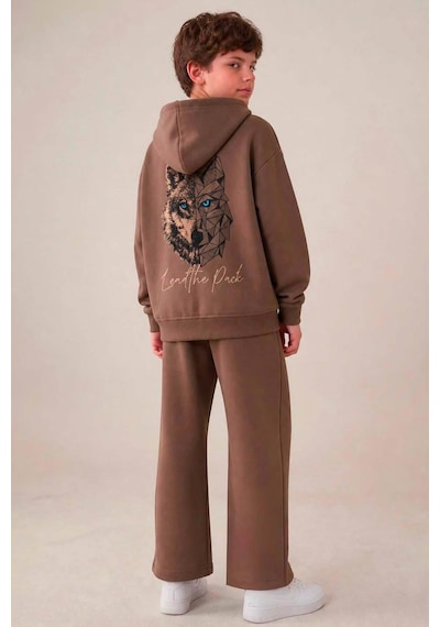 Riccotarz Erkek Çocuk Önü Ve Arkası Kurt Çizim Baskılı Kapüşonlu Sweatshirt Kahverengi Eşofman Takım Riccotarz Erkek Çocuk Önü Ve Arkası Kurt Çizim Baskılı Kapüşonlu Sweatshirt Kahverengi Eşofman Takım