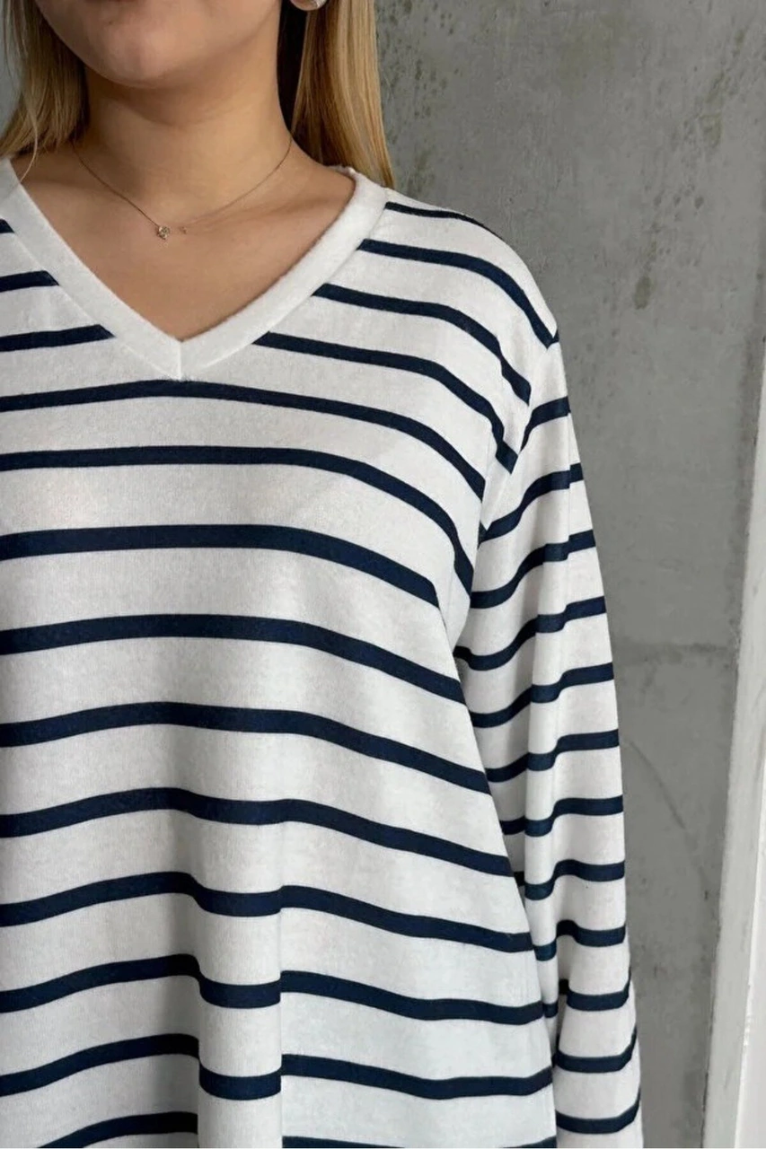 Kadın V Yaka Büyük Beden Oversize Kalıp Geniş Tunik Boy Yırtmaçlı Çizgili Uzun Kol Curve Yumoş Bluz Lacivert