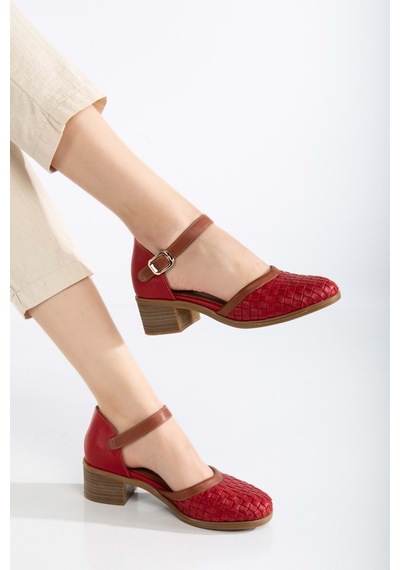 Analin Shoes Kadın Hakiki Deri Burnu Kapalı Örgülü Sandalet Kırmızı