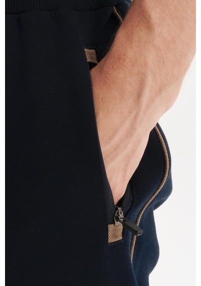 AR-MA Arma Erkek Örme 3 İplik Kumaş Dar Paça Eşofman Altı Regular Fit Lastikli Bel %70 Pamuk %30 Polyester K30174681602 Lacivert AR-MA Arma Erkek Örme 3 İplik Kumaş Dar Paça Eşofman Altı Regular Fit Lastikli Bel %70 Pamuk %30 Polyester K30174681602 Lacivert