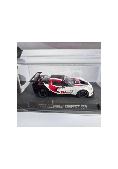 Collection 2005 Chevrolet Corvette C6r 1:64 Model Araba -beyaz