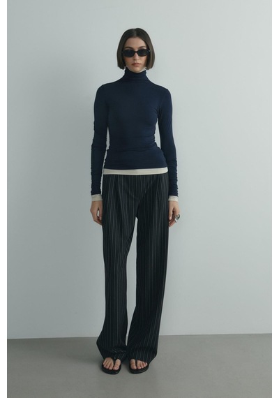 Suud Collection Lacivert Boğazlı Body