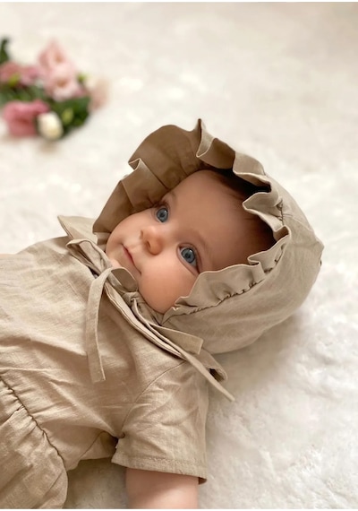 Meri Baby Pamuk Keten Fırfırlı Bej Siperli Bebek Şapkası Bej