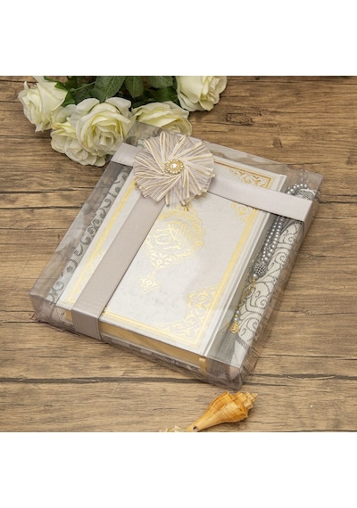 Hediyelik Kuran-ı Kerim, İnci Tesbih, Seccade, Asetat Kutulu 25x18 Cm Mevlid Paketi-gri