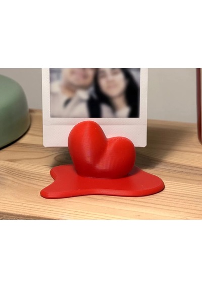 Buradabulabilirsin 3d Baskı Eriyen Kalp Fotoğraf Tutucu Anlık Fotoğraf Standı Kalp Formlu Masaüstü Fotoğraf Tutacağı Kırmızı Bbz