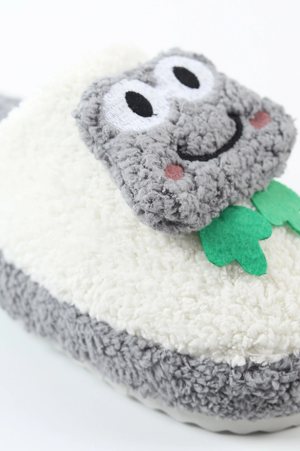 Modafocus Sevimli Kurbağa Desenli Kadın Peluş Ev Terliği Sessiz Taban Kışlık Panduf Gri Modafocus Sevimli Kurbağa Desenli Kadın Peluş Ev Terliği Sessiz Taban Kışlık Panduf Gri