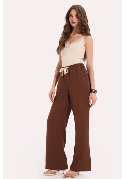 Tudors Kadın Slim Fit Dar Kesim Kolsuz V Yaka Dantel Detaylı Pamuklu Likralı Bej Crop-51074 Sarı