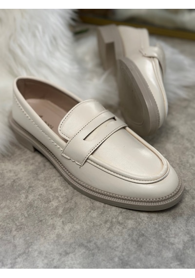 Günlük Kadın Düz Loafer Klasik Desenli Taban Zincirli Oval Burunlu Makosen Sade Şık Ayakkabı 130 Bej Günlük Kadın Düz Loafer Klasik Desenli Taban Zincirli Oval Burunlu Makosen Sade Şık Ayakkabı 130 Bej