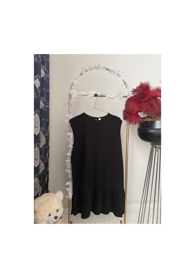 Unika Boutique Piliseli Kolsuz Tesettür İçlik Gömlek Pliseli Pileli Siyah