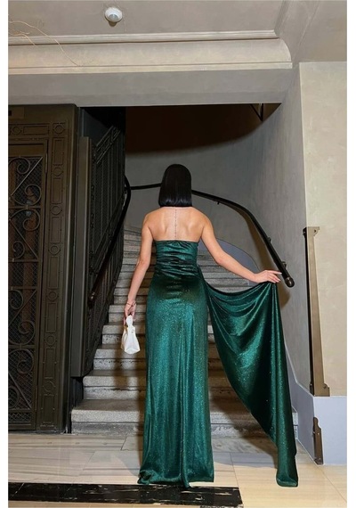 DefyModa Kadın Kadife Kumaş Straplez Yırtmaçlı Maxi Abiye Elbise Zümrüt