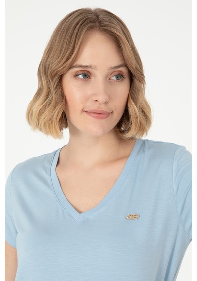 U.S. Polo Assn. Kadın Açık Mavi V Yaka Basic Tişört 50280019-VR003 U.S. Polo Assn. Kadın Açık Mavi V Yaka Basic Tişört 50280019-VR003