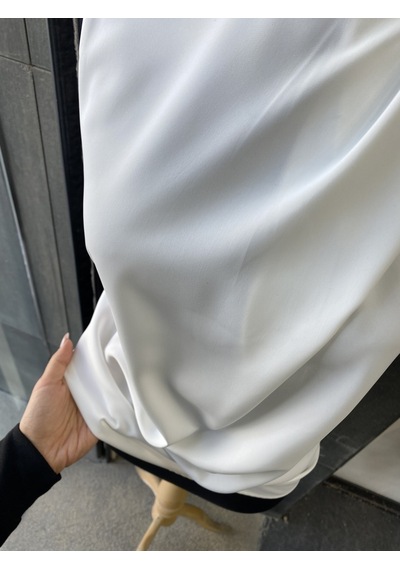 Pera Moda Boğazlı İç Göstermeyen Sıfır Kol Kadın Gömleği Beyaz