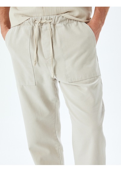 Koton Beli Bağcıklı Cep Detaylı Pamuklu Chino Pantolon Gri 5sam40023hw Gri Koton Beli Bağcıklı Cep Detaylı Pamuklu Chino Pantolon Gri 5sam40023hw Gri
