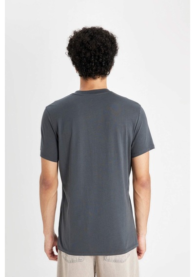 DeFacto %100 Pamuk Slim Fit Dar Kesim Bisiklet Yaka Baskılı Kısa Kollu Tişört C2131AX24AUAR231 DeFacto %100 Pamuk Slim Fit Dar Kesim Bisiklet Yaka Baskılı Kısa Kollu Tişört C2131AX24AUAR231