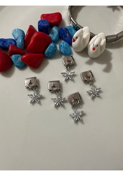 Taşlı Lotus Çiçeği Charmı Sadece 1 Adet Charm Gönderilir Beyaz