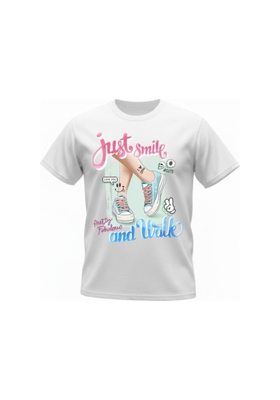 Urbantrendstore Just Smile And Walk Genç Kız Oversize Fit Rahat Geniş Salaş T-shirt Günlük Tişört Beyaz