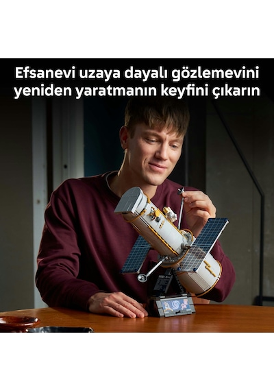 LEGO® Icons Hubble Uzay Teleskobu 11382 - Yetişkinler için Stand ve Bilgi Levhası İçeren Dekoratif Model Yapım Seti (1252 Parça)