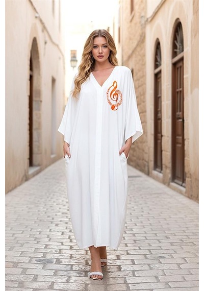 Veraura Lifestyle Beyaz V Yaka Göğsü Nota Nakışlı Cepli Oversize Uzun Gömlek Elbise