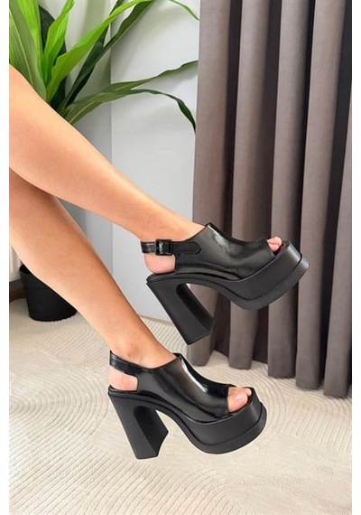 Kadın Pukka Siyah Rugan Önü Ve Arkası Acık 12 Cm Platform Topuklu Ayakkabı