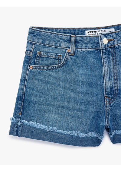 Koton Pamuklu Düğmeli Normal Bel Katlı Paça Mini Denim Şort Orta İndigo 6sal40231md