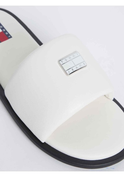 Tommy Hilfiger Kadın Marka Logolu Şık Görünümlü Rahat Tabanlı Günlük Kullanıma Uygun Beyaz Terlik En-15062 Tommy Hilfiger Kadın Marka Logolu Şık Görünümlü Rahat Tabanlı Günlük Kullanıma Uygun Beyaz Terlik En-15062