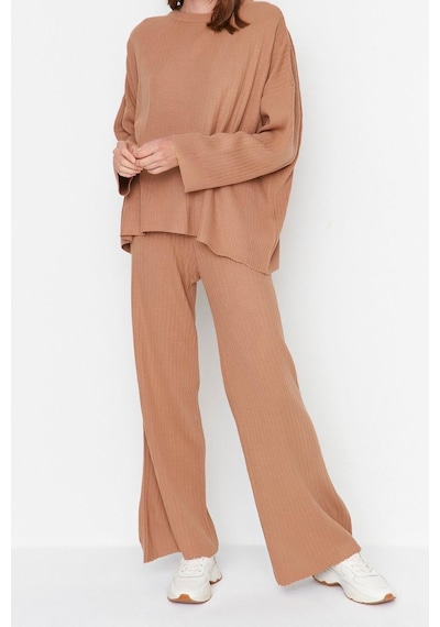 Ersefa Tarz Kadın Modern Moda Normal Bel Boru Paça Bisiklet Yaka Basic B Camel Ersefa Tarz Kadın Modern Moda Normal Bel Boru Paça Bisiklet Yaka Basic B Camel