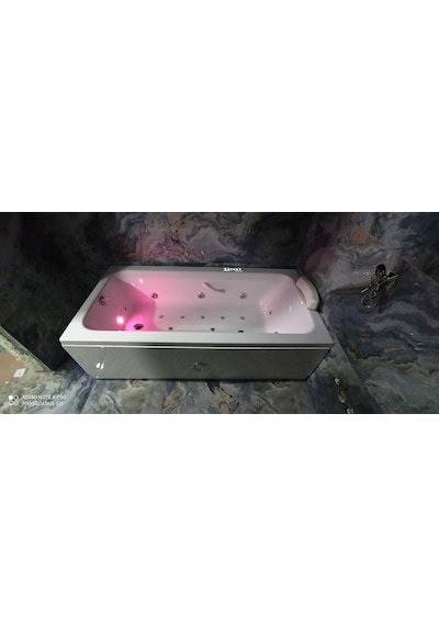 90X180 Jakuzii Tr'De Ilk Sessiz Motor Teknolojisi