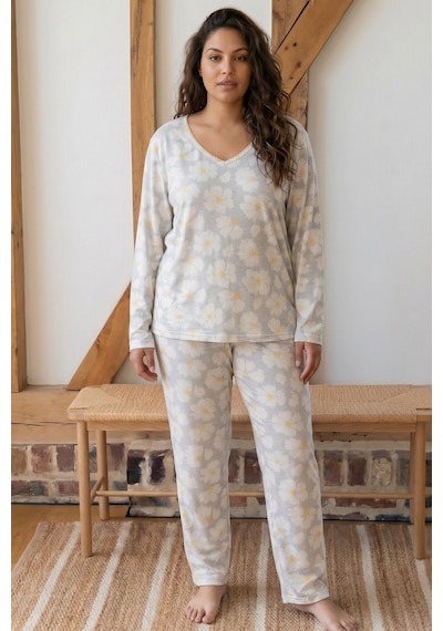 Siyah İnci Desenli Büyük Beden Battal Boy Viskon Örme Pijama Takım 26224845 Çok Renkli Siyah İnci Desenli Büyük Beden Battal Boy Viskon Örme Pijama Takım 26224845 Çok Renkli