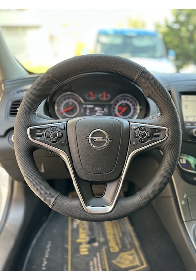 Opel Insignia Sport Araca Özel Direksiyon Kılıfı