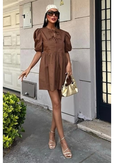 Defymoda Önü Fiyonk Bağlamalı Ve Balon Kollu Elbise 2893 Kahverengi