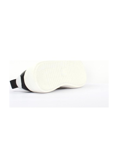 Kadın Siyah Bağcıklı Kalın Tabanlı Deri Sneaker