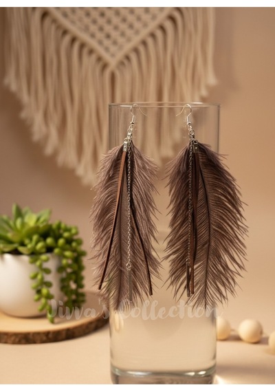 Boho Serisi Koleksyonu. Kahverengi Deri Püskül Ve Dikdötgen Sallantılı Detaylı Boho Küpe.