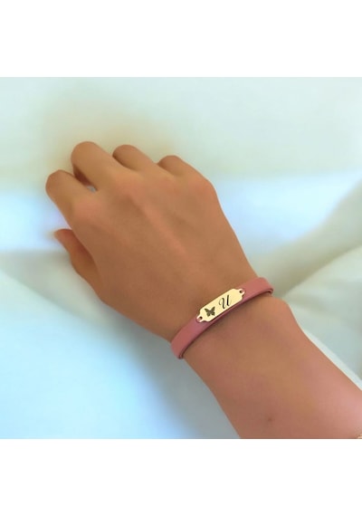 Archin U Harfine Özel Koyu Pembe Derili Kelebek Motifli 14 Ayar Altın Plakalı Hediye Bileklik-654harf U Archin U Harfine Özel Koyu Pembe Derili Kelebek Motifli 14 Ayar Altın Plakalı Hediye Bileklik-654harf U
