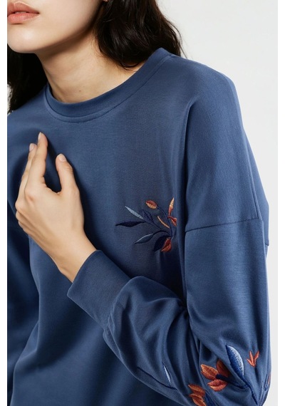 Hiccup Modal Dokulu İşlemeli Bisiklet Yaka Sweatshirt Berşan Collection Peygamber Çiçeği Mavisi
