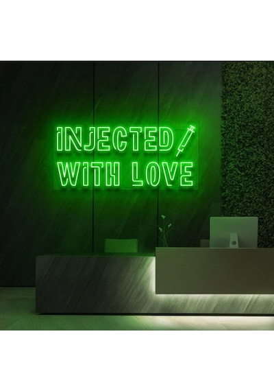 Injected Wıth Love Yazılı Ve Şekilli Neon Tabela Yeşil