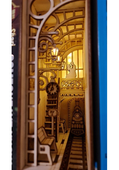 Book Nook Tren İstasyonu Kitap Tutucu Dıy Kendin Yap