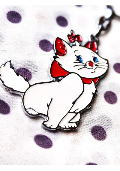 Moncuk Design Kırmızı Kurdelalı Ve Papyonlu Beyaz Renkli Şirin Kedi Metal Anahtarlık