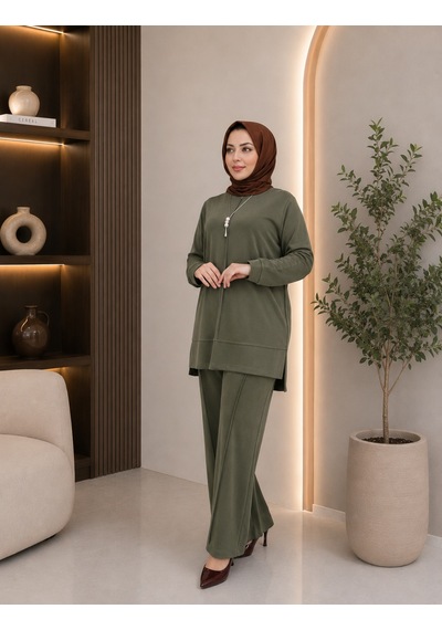 Pike Kumaş Tesettür Pantolonlu Takım Büyük Beden Rahat Kalıp Uzun Tunik İkili Takım 42-54 Beden Mürdüm Pike Kumaş Tesettür Pantolonlu Takım Büyük Beden Rahat Kalıp Uzun Tunik İkili Takım 42-54 Beden Mürdüm