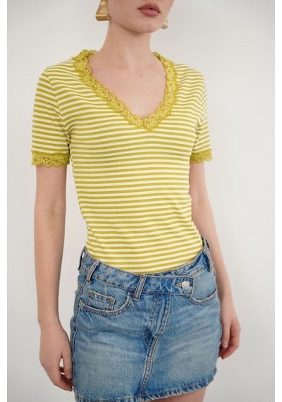 Verymoda D 3006 Yaka Ve Kol Ucu Güpür V Yaka T Shırt - D3006 Yağ Yeşili