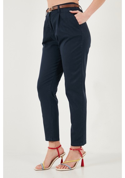 Lela Streç Pamuklu Regular Fit Yüksek Bel Düz Kısa Paça Kemerli Bayan Pantolon 668Yp5335 Lacivert Lela Streç Pamuklu Regular Fit Yüksek Bel Düz Kısa Paça Kemerli Bayan Pantolon 668Yp5335 Lacivert