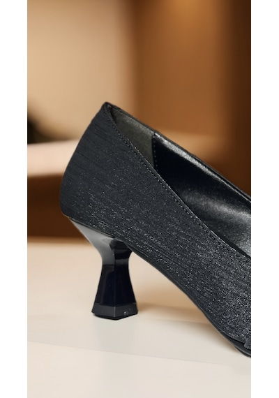 Altın Pabuç Kadın Topuklu Ayakkabı - Siyah Stiletto, Her Tarza Uyumlu Klasik Şıklık Siyah