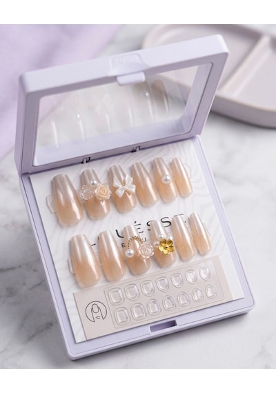 Louésse Champagne Bloom Takma Tırnak 12 Li Şampanya Nude İnci Çiçek Detaylı Şık Nail Set