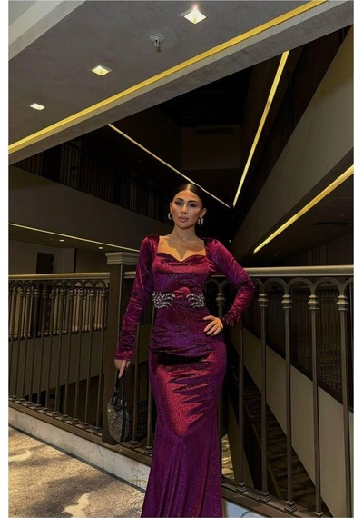 DefyModa Kadın Kadife Kumaş Kalp Yaka Taş Detaylı Abiye Elbise Mürdüm