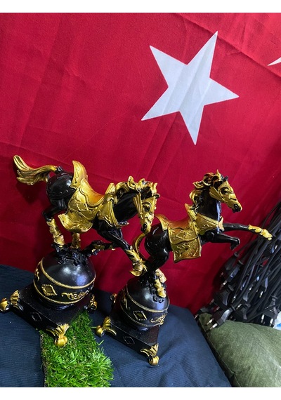 Şahlanan Yarış Atı Biblo