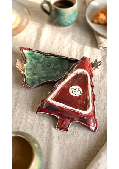 Forest El Yapımı Stoneware Sunum Tabağı Ağaç Formlu Tasarım Alacalı Yeşil Ve Kırmızı