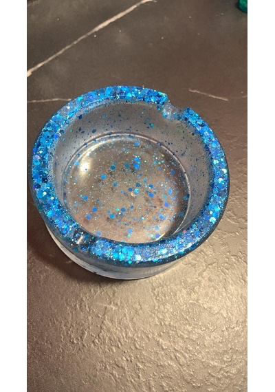 Şeffaf Renkli Mavi Glitter Ve Sim Süslemeli Küçük Yuvarlak Şekil Dekoratif Kül Tablası Küllük El Yapımı Epoksi Hediyelik